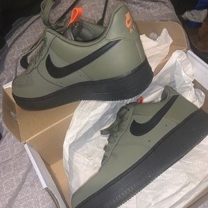 Air Force 1’ 07 olive green/ Black